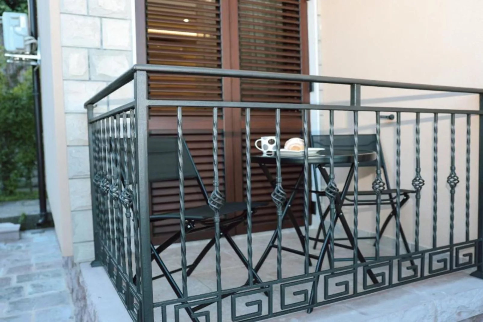 Stylish Apartment with Modern Elegance in Herceg Novi Area - Deluxe One Bedroom Apartment with Balcony-Terrasbalkon