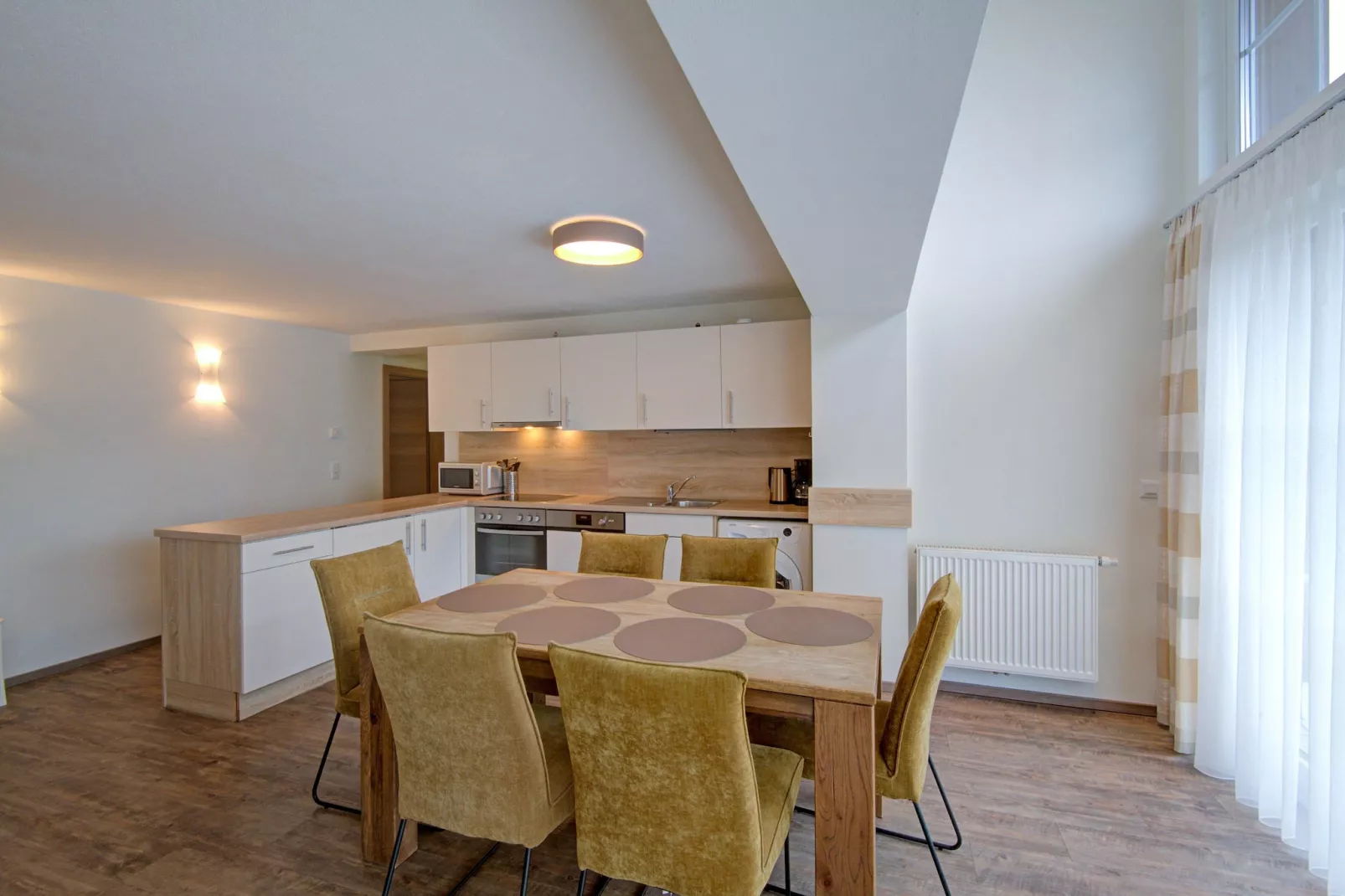 Brunner Apartment Top 5-Eetkamer