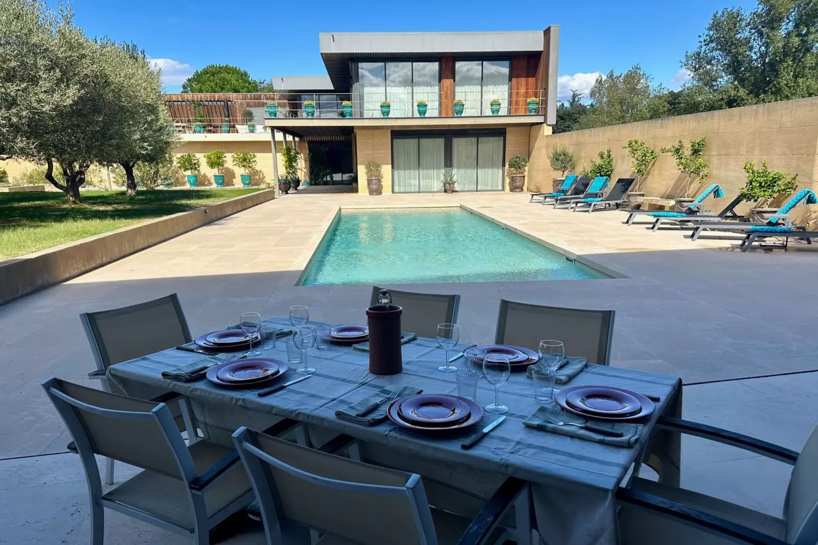 L' Olivette-Buitenkant zomer