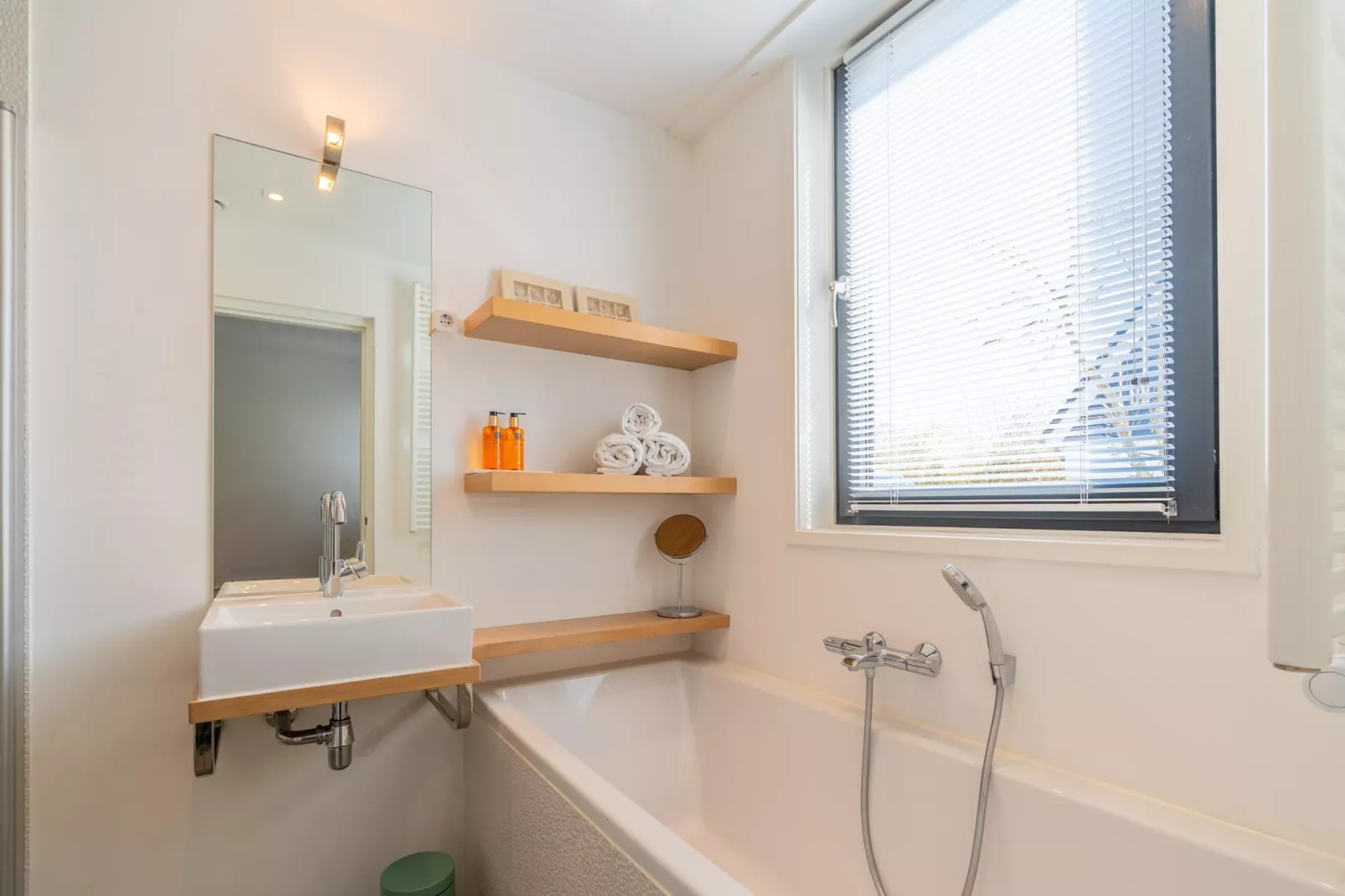 De Wadden Parel 184-Badkamer