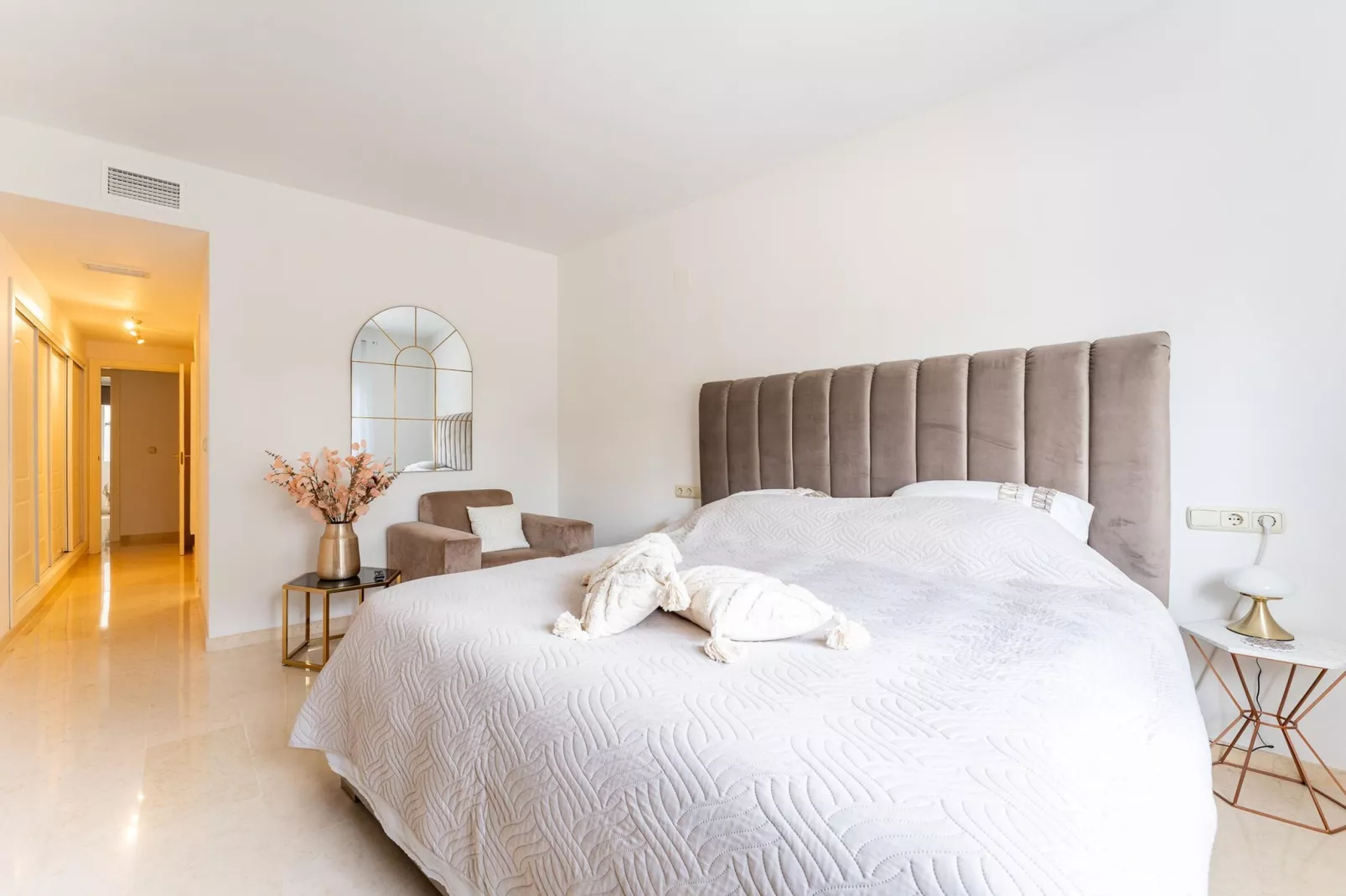 CT 366 - Faro's Silent Dream in Elviria - Marbella-Slaapkamer