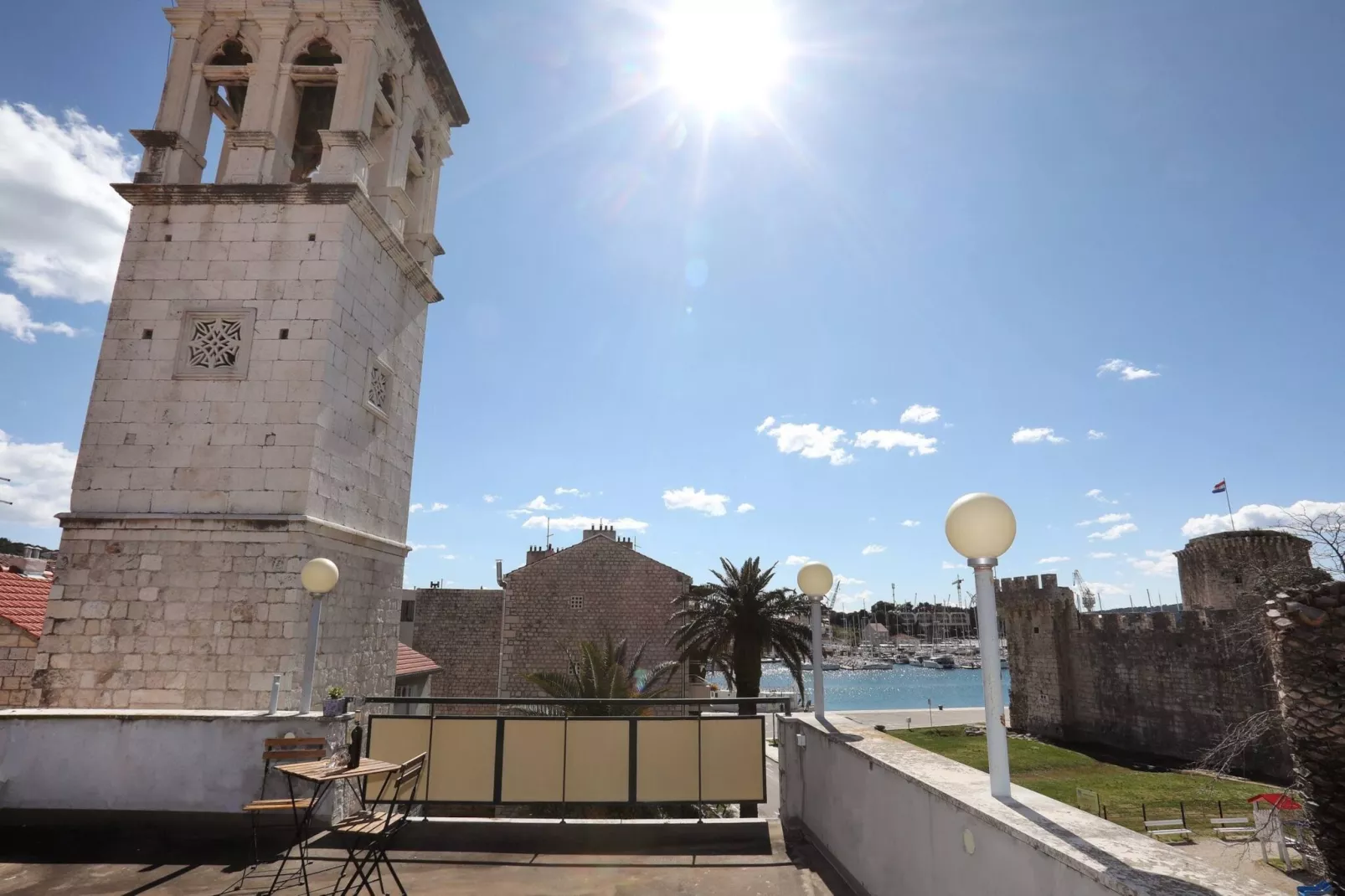 M Apartment Trogir-Uitzicht zomer