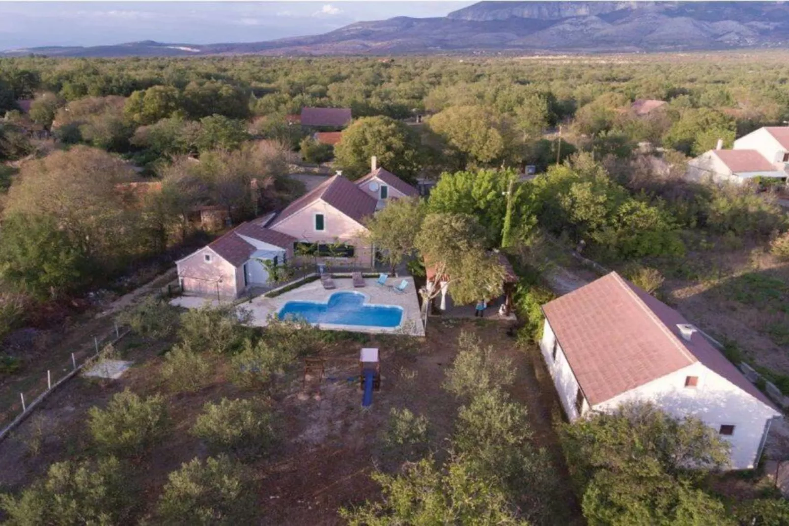 Holiday Home Marin AS with Pool-Buitenlucht