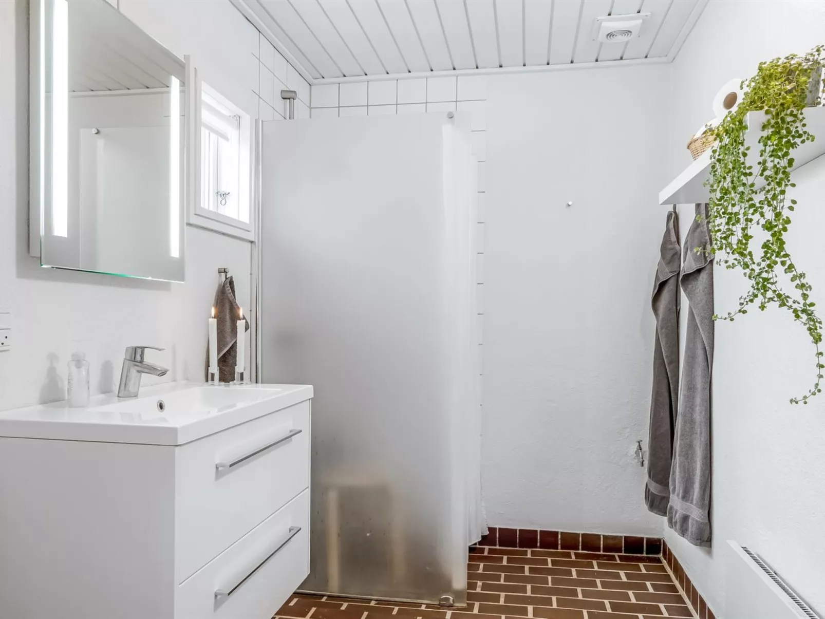 "Ketilbiorn" - 700m from the sea-Binnen