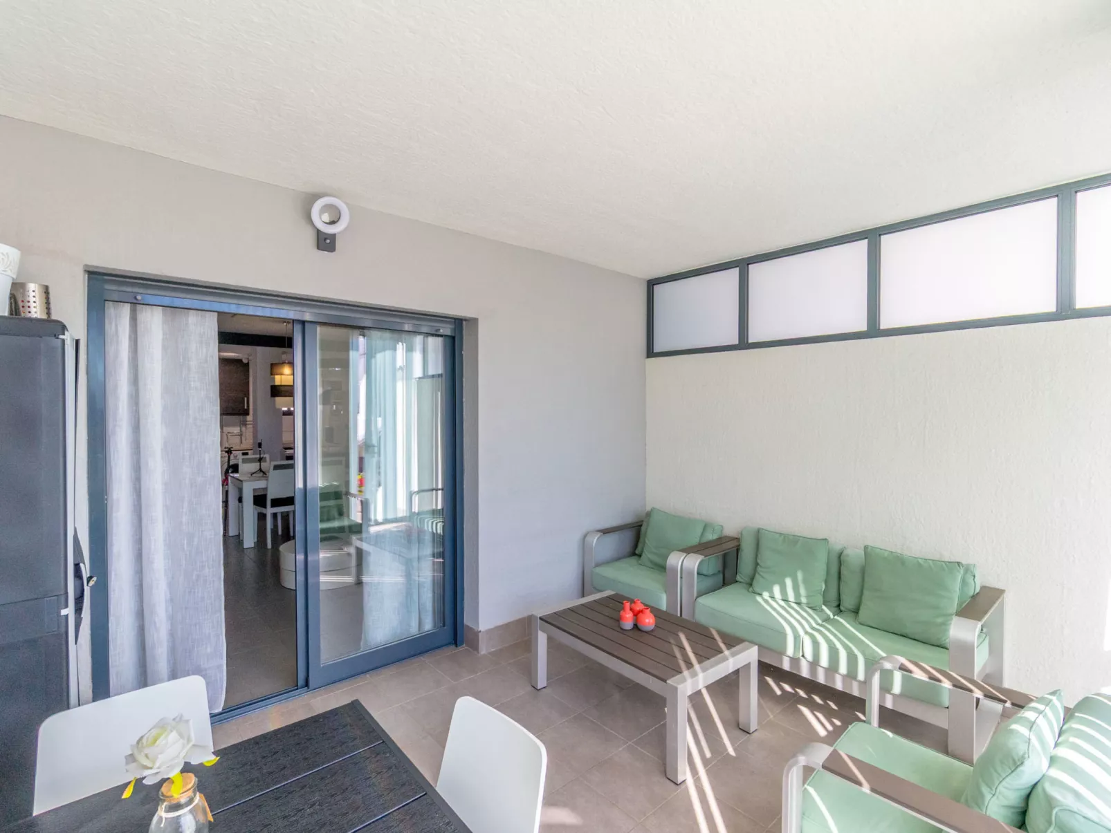 Oasis Beach 1-Binnen