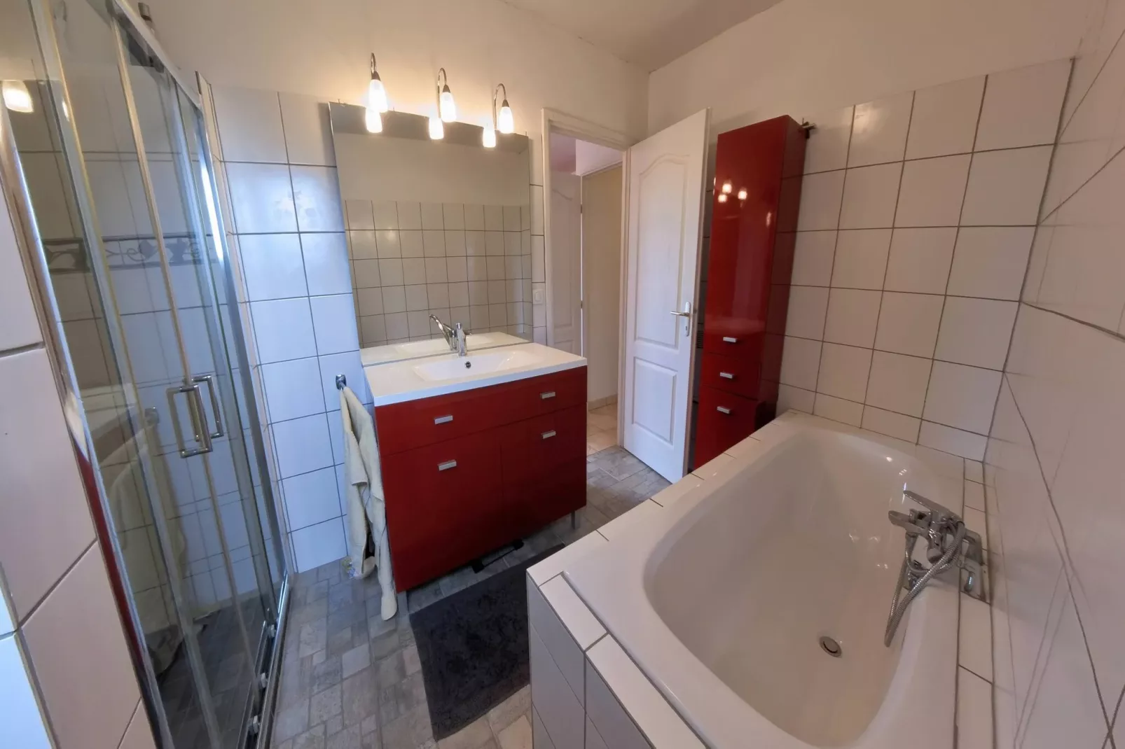 Villa La Belle Vie-Badkamer