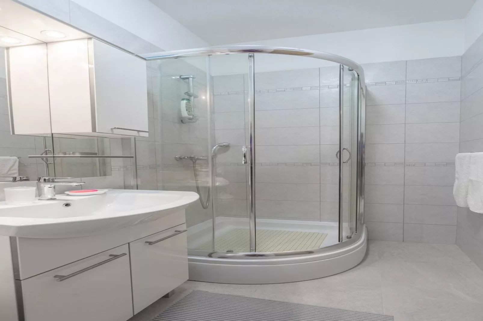 Sea view apartment Privlaka-Badkamer