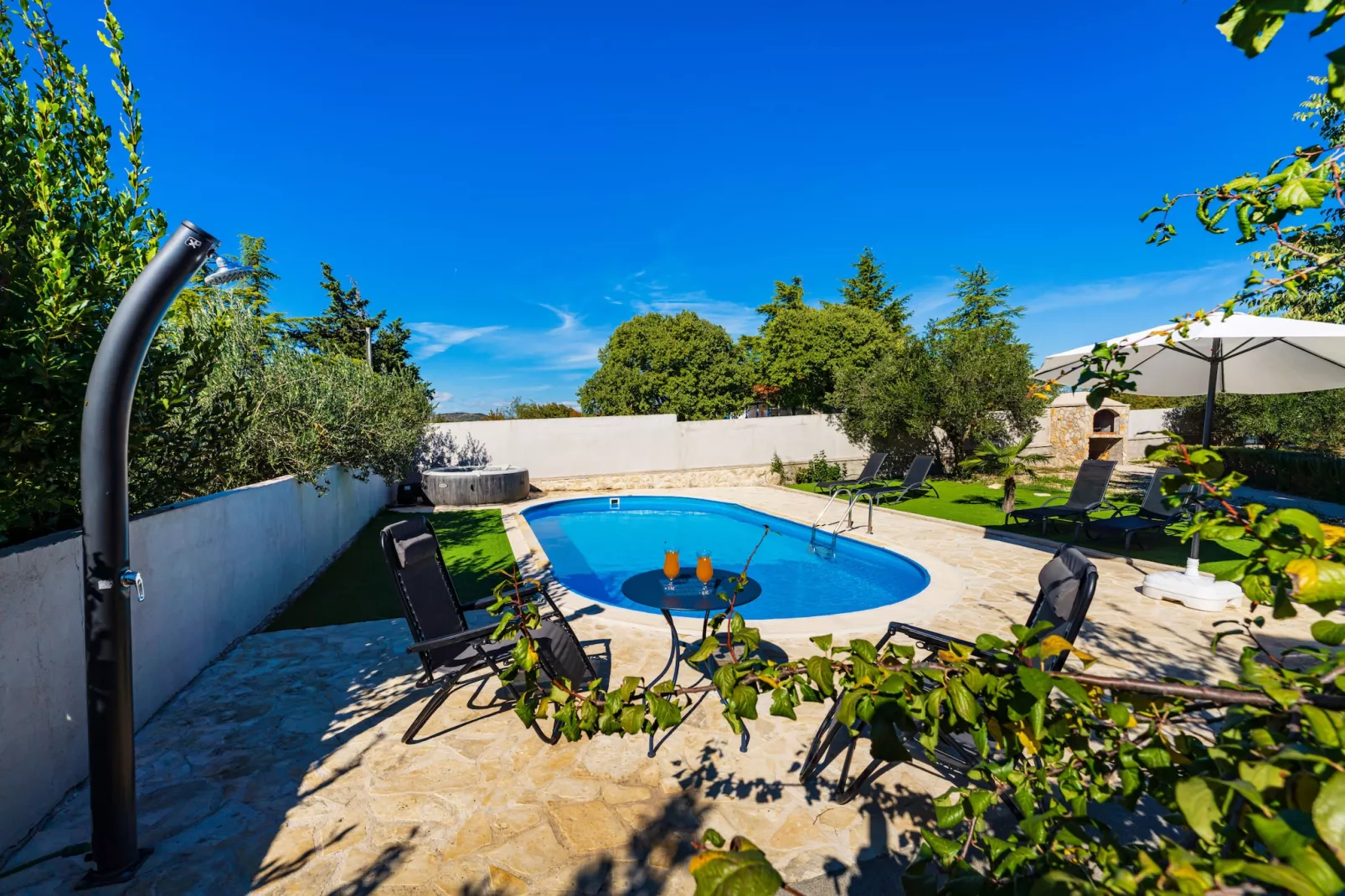 Holiday home Emily-Zwembad