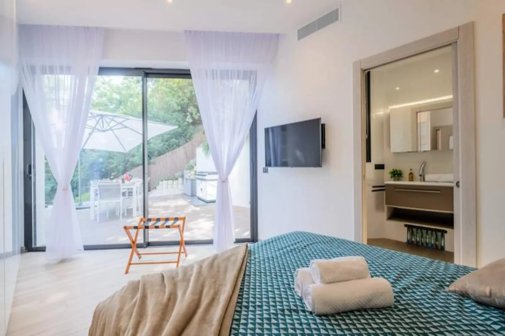 Résidence Maison D'architecte Avec Piscine Chauff&eacute;e & Sublime Vue Mer-Niet-getagd