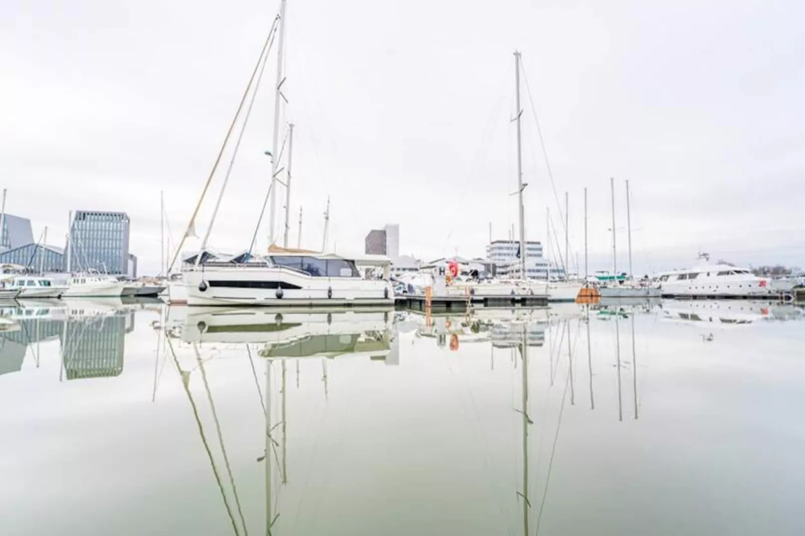 Grand Duplex Luxueux Sur La Péniche Petite Annick-Niet-getagd