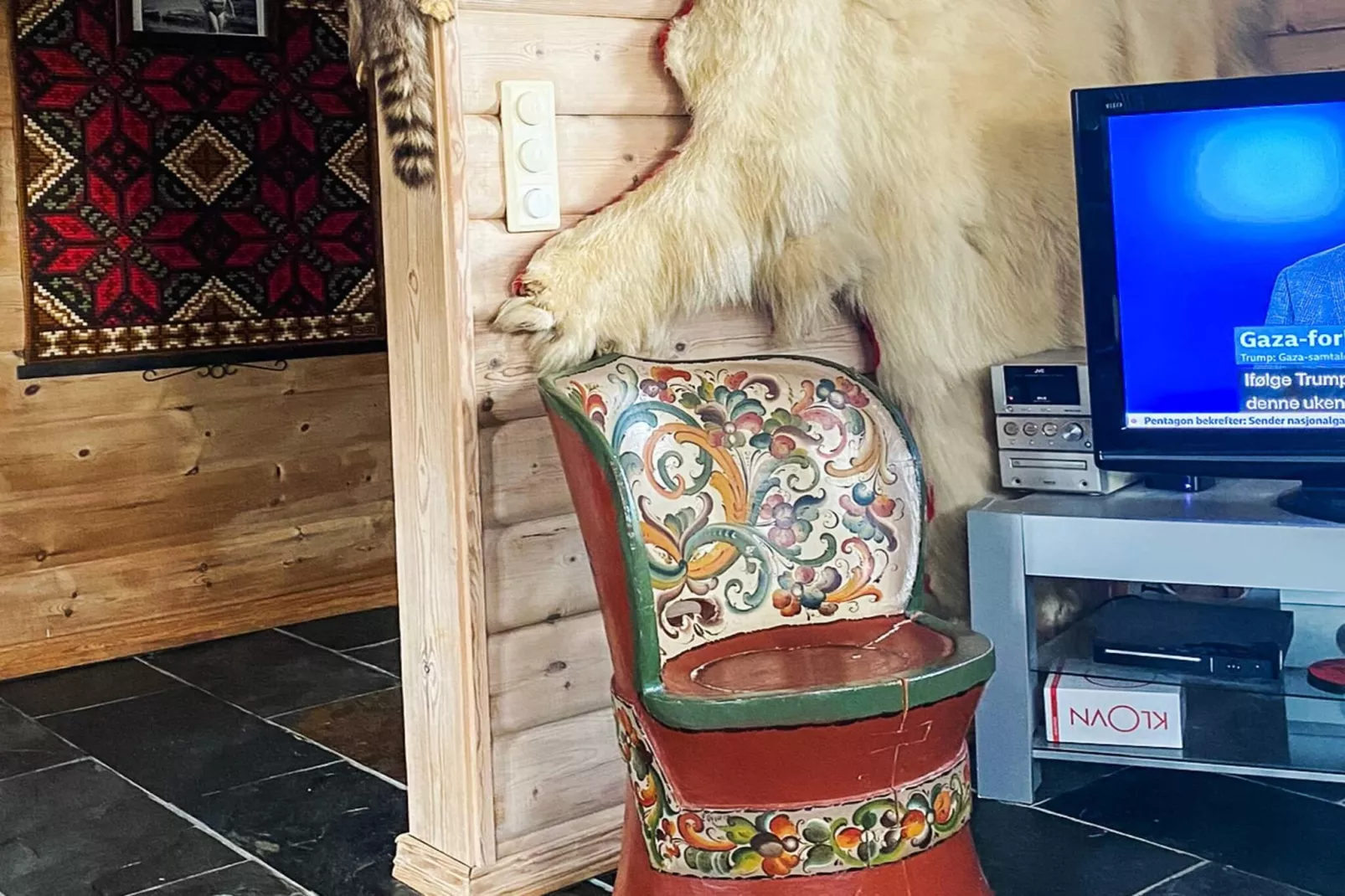 30653-PØLSEBU-Binnen