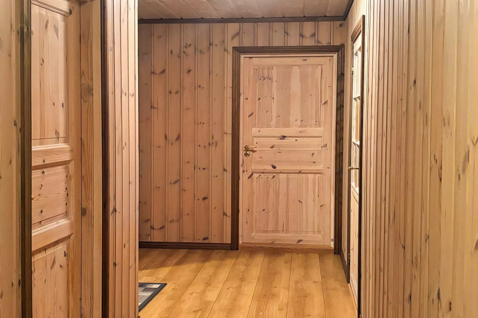 76409 TROLLHYTTA-Binnen