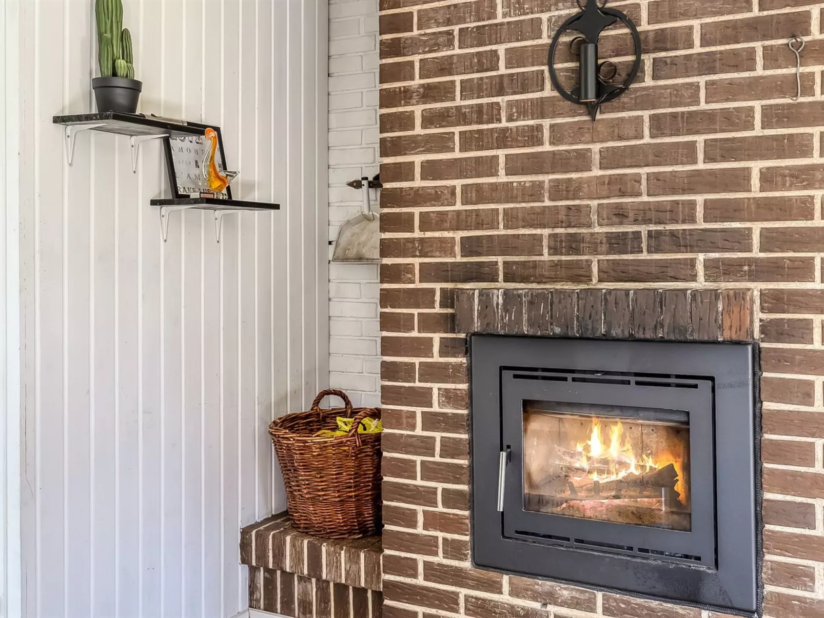 "Tholf" - 100m to the fjord-Binnen