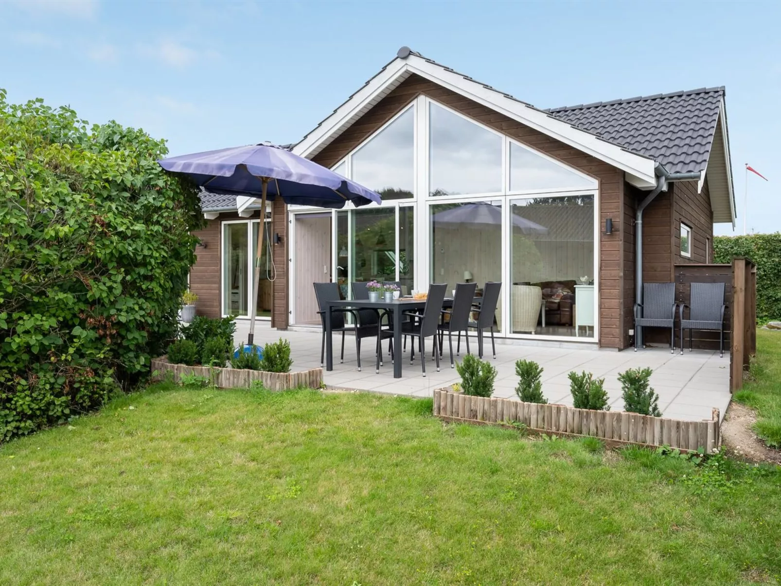 "Regni" - 300m to the fjord-Buiten