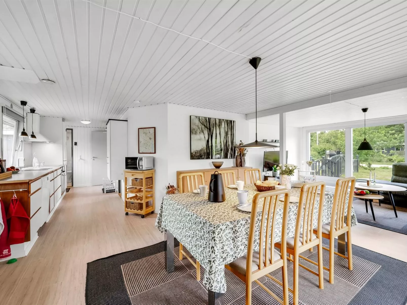 "Embla" - 500m to the fjord-Binnen