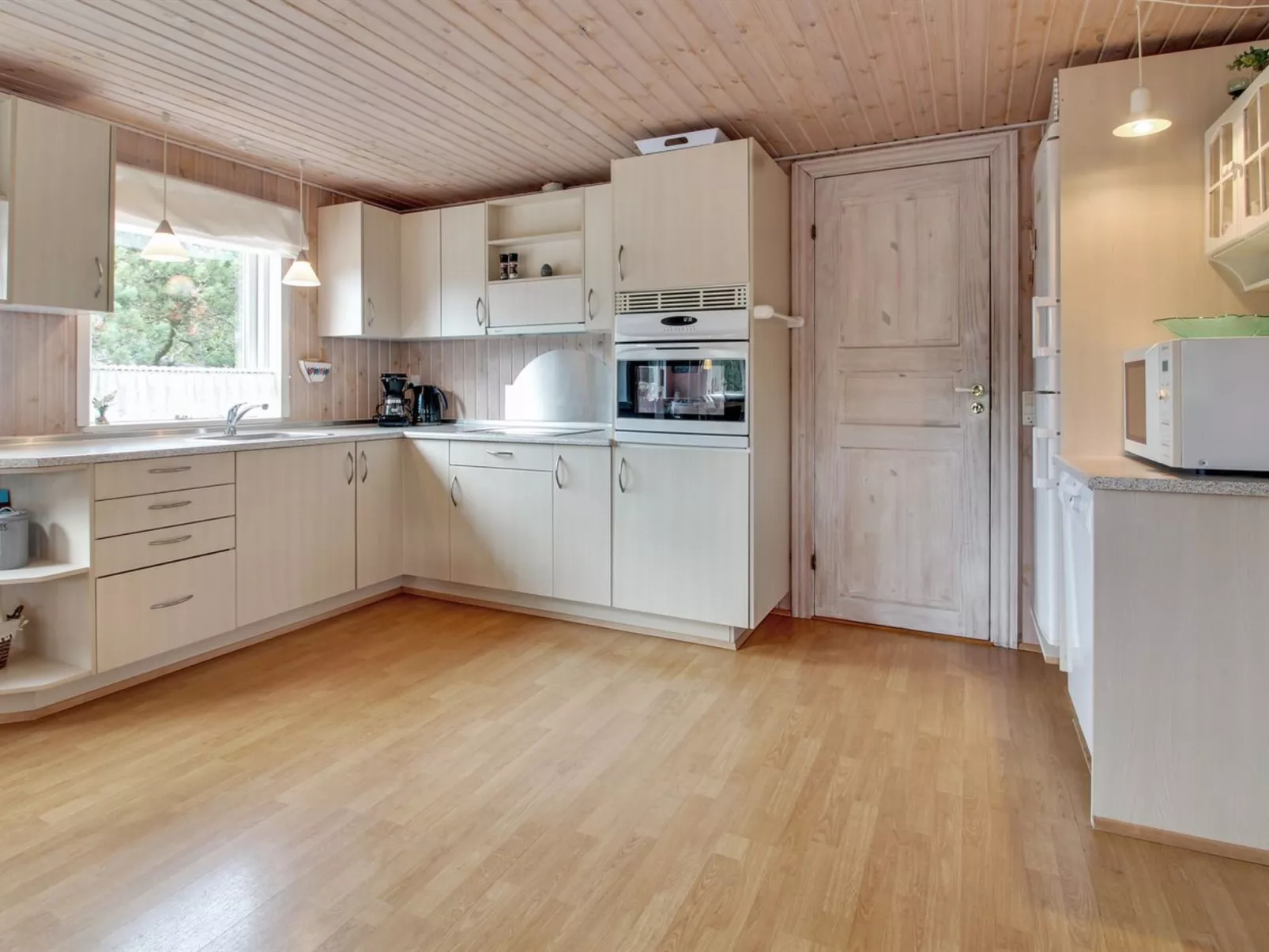 "Annakarin" - 500m from the sea-Binnen