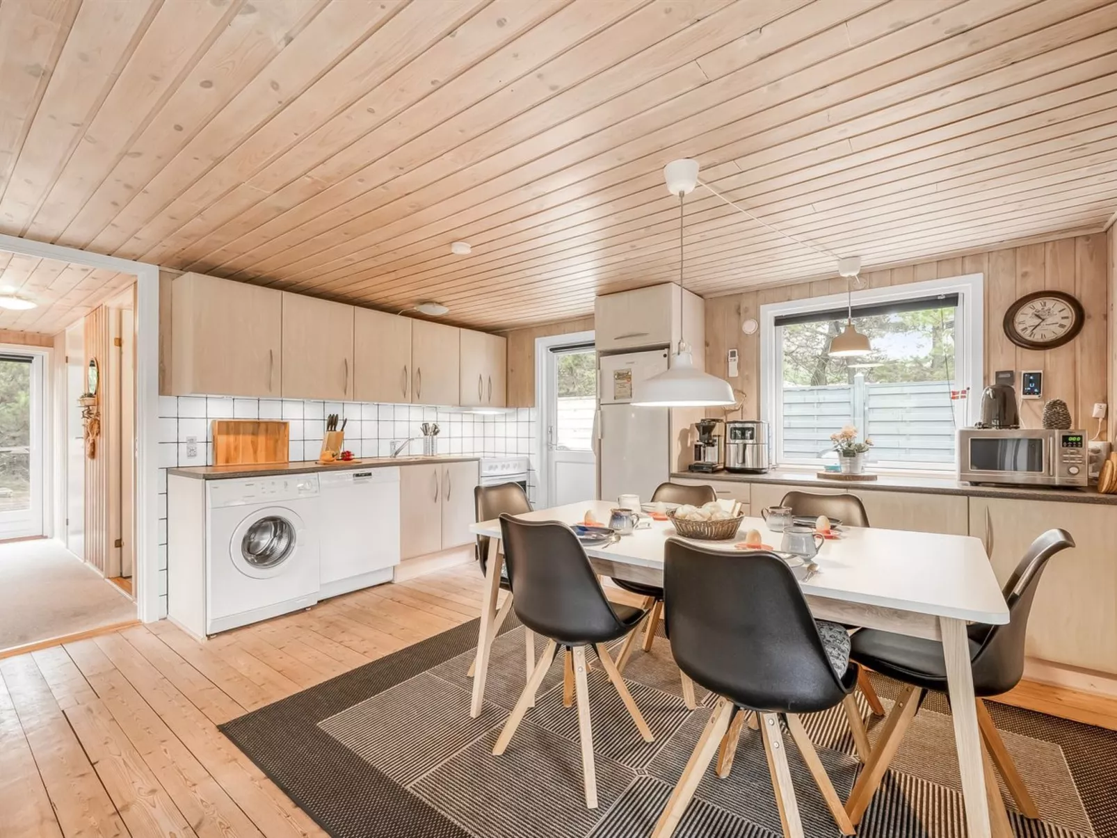 "Toimi" - 500m to the fjord-Binnen