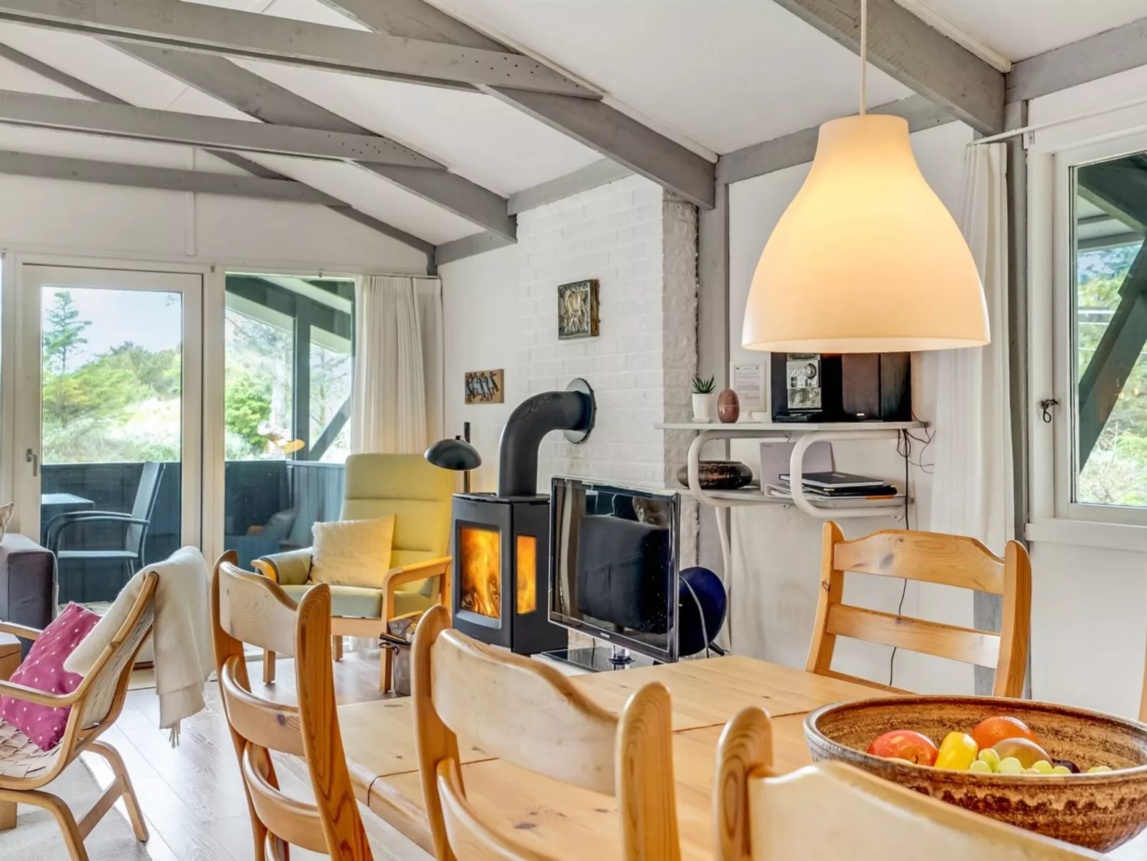 "Eivy" - 1km from the sea-Binnen