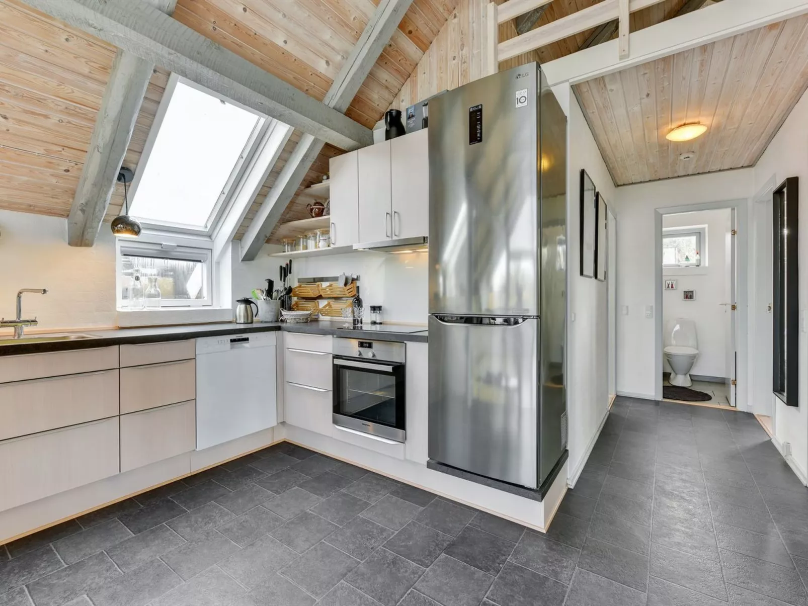 "Gizella" - 850m to the fjord-Binnen