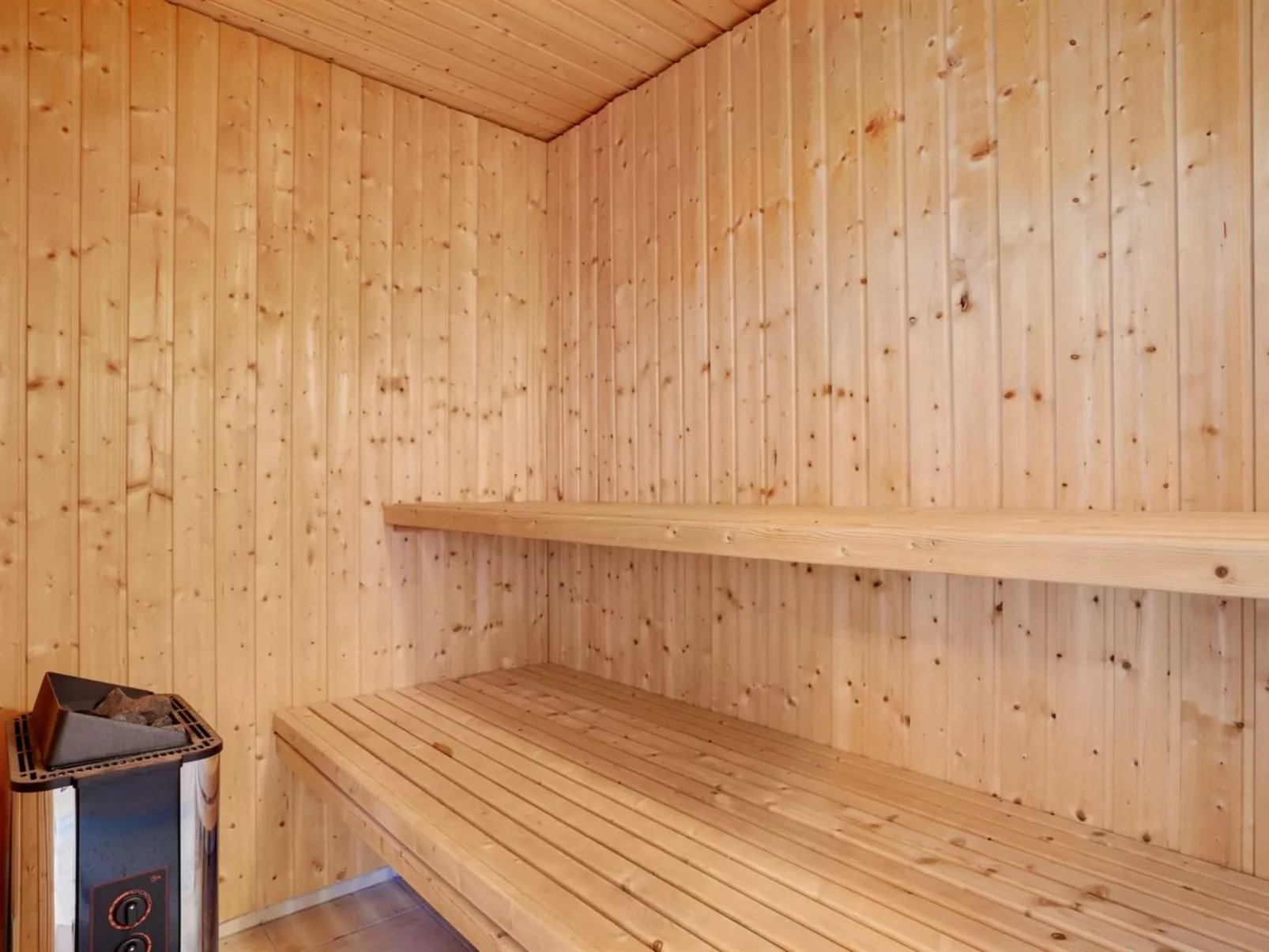 "Elco" - 450m from the sea-Binnen