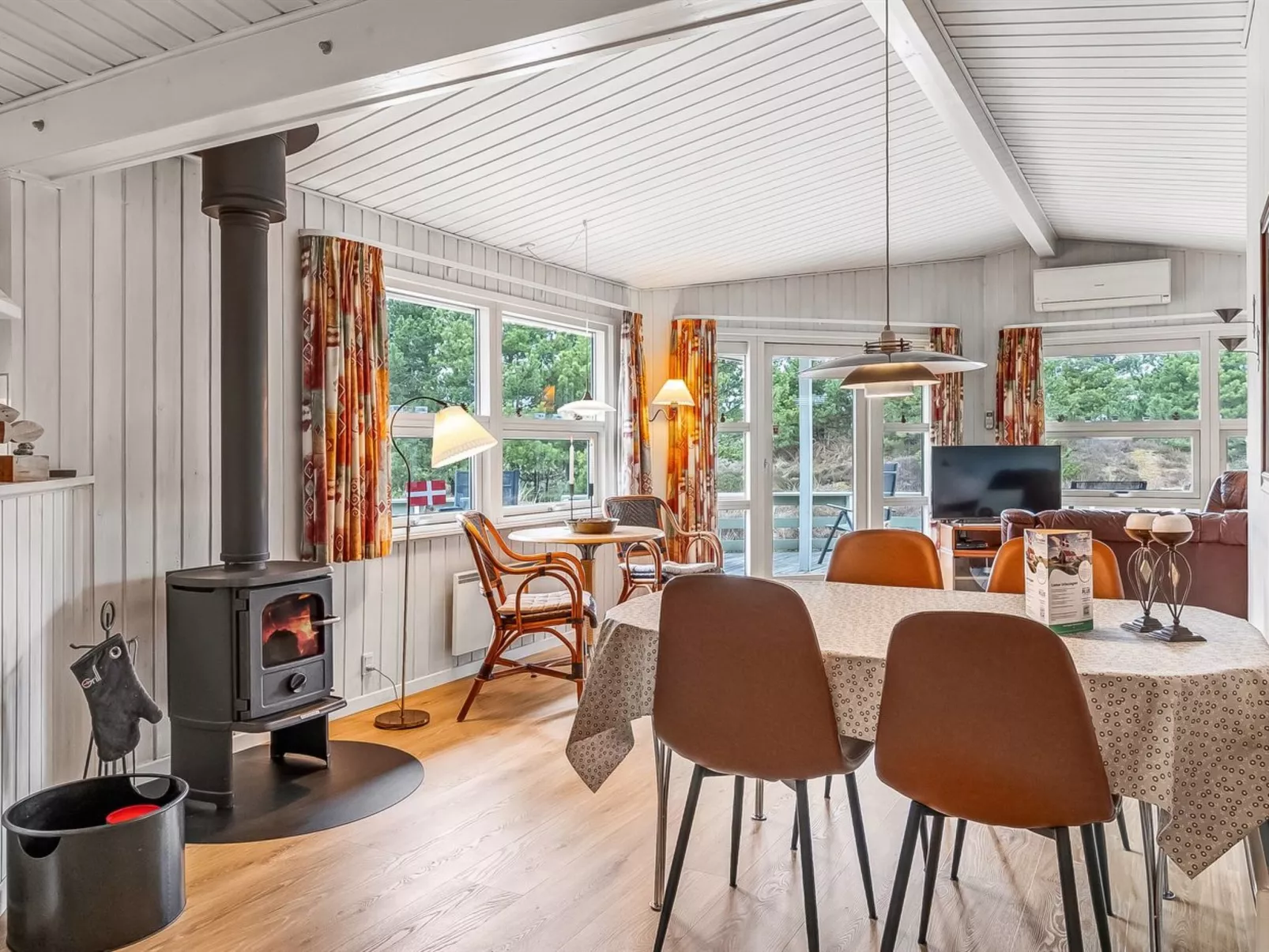 "Silva" - 3.9km from the sea-Binnen