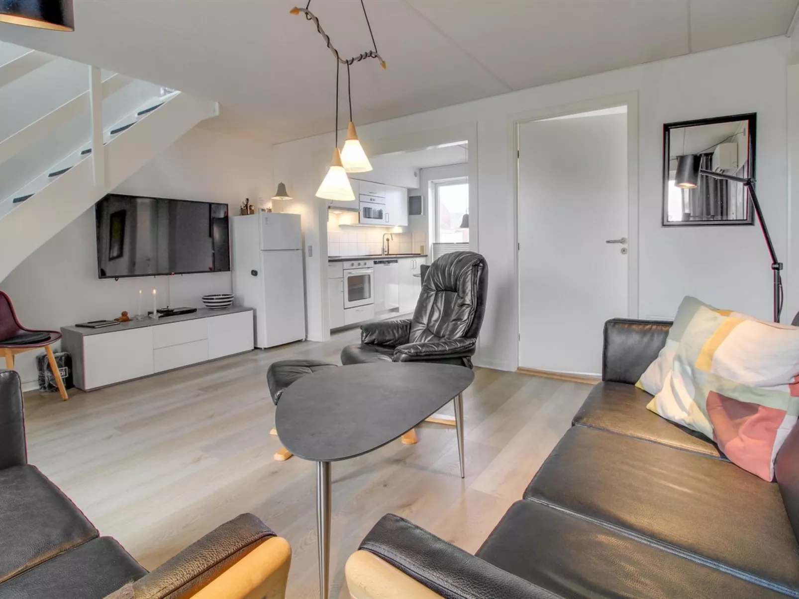 "Adils" - 2.5km from the sea - Binnen