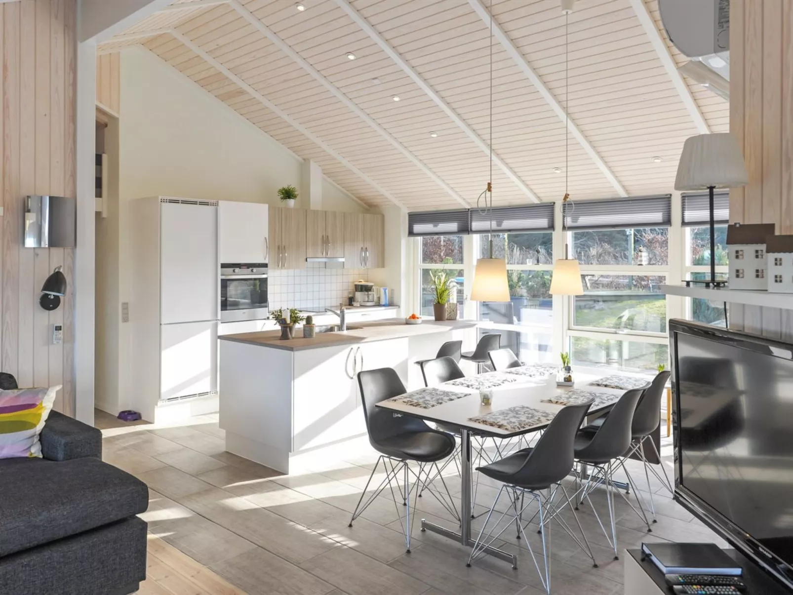 "Mathias" - 625m from the sea-Binnen