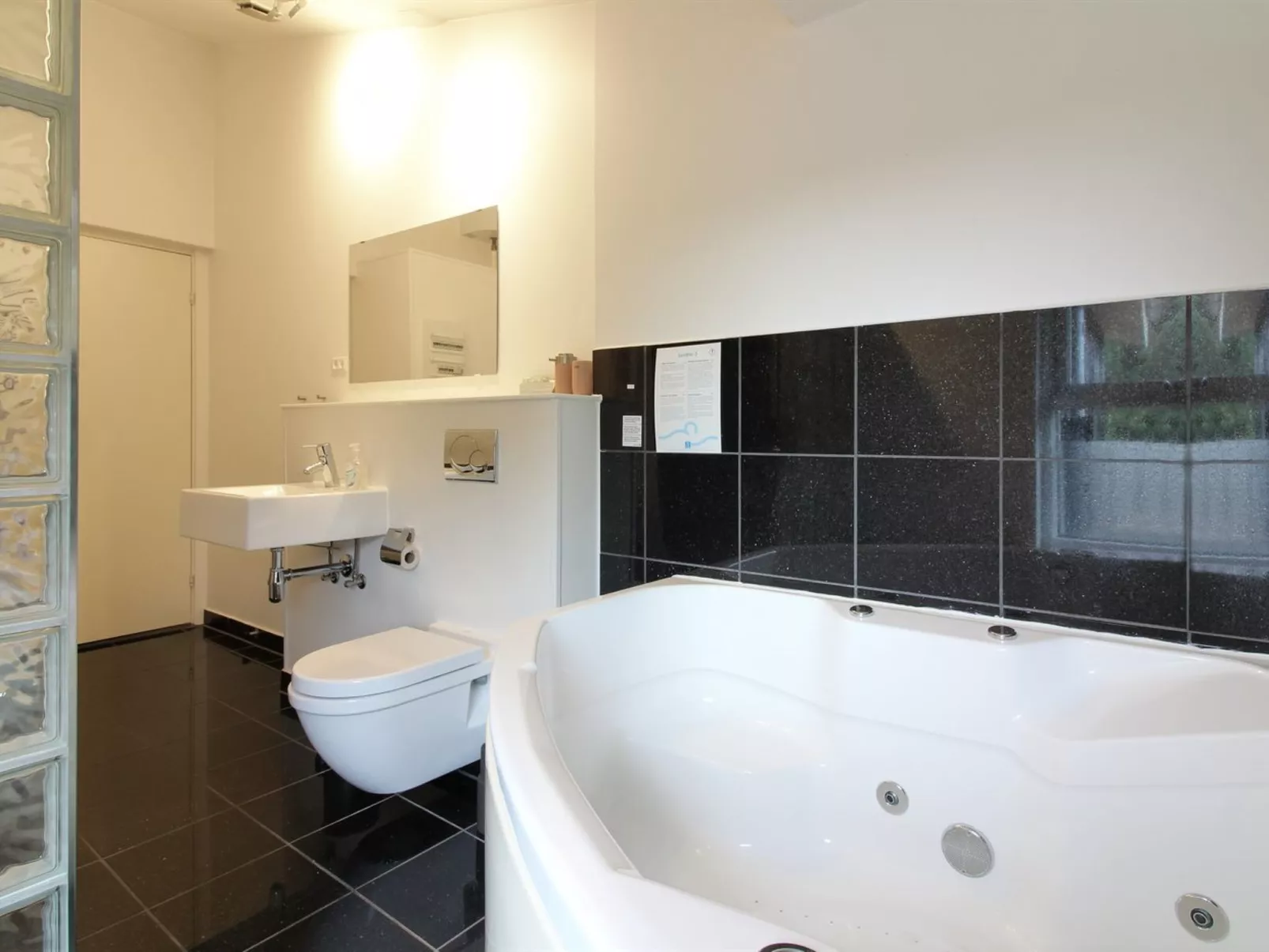 "Nienke" - 700m from the sea-Binnen