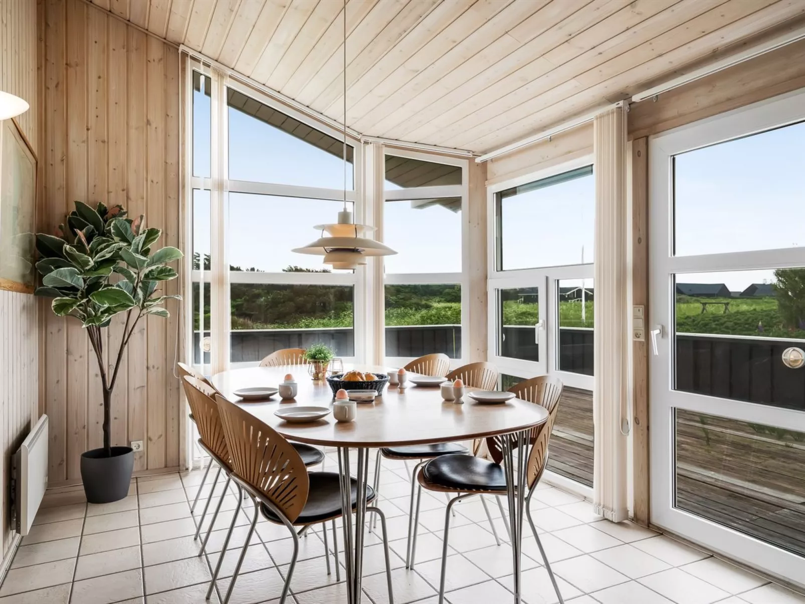 "Ellen" - 289m from the sea-Binnen