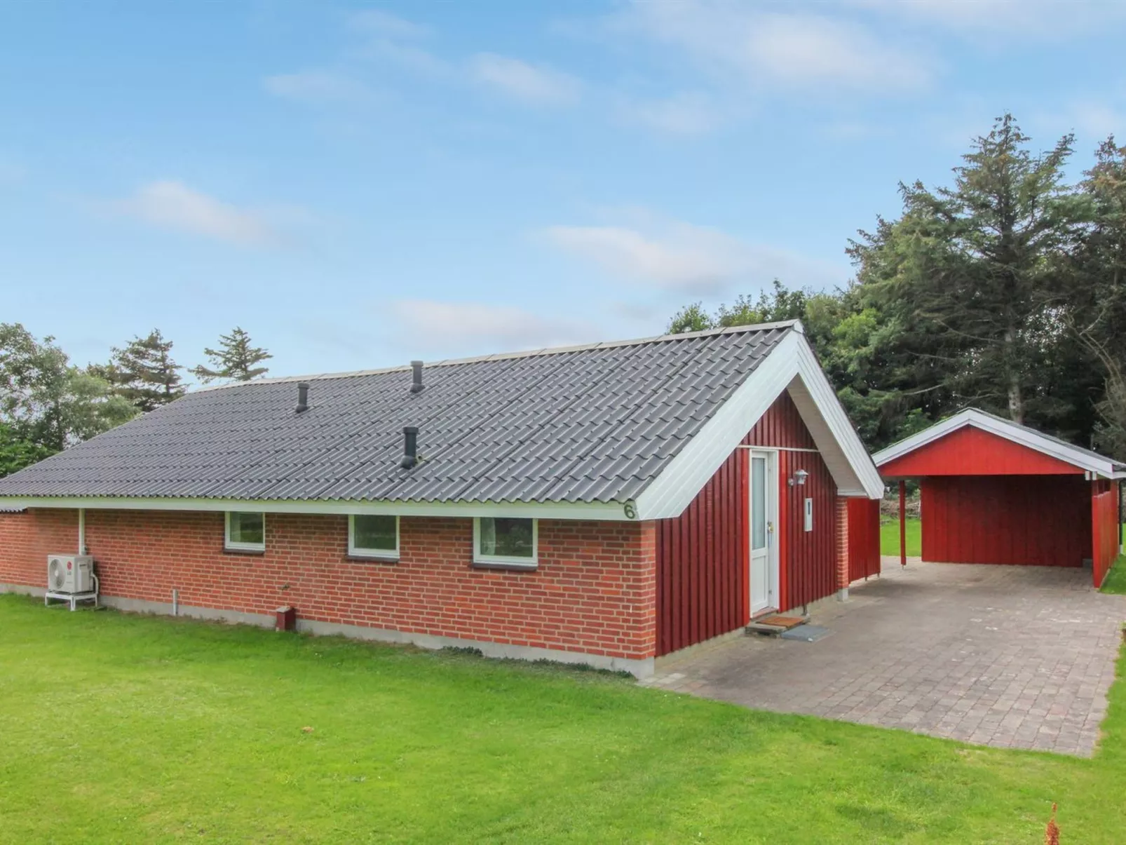 "Halli" - 700m from the sea-Buiten