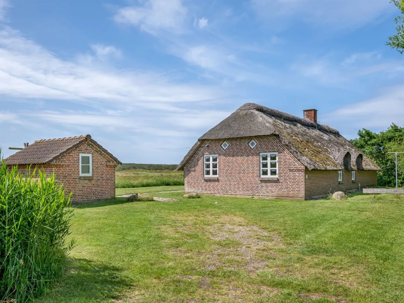 "Vangja" - 700m to the fjord-Buiten