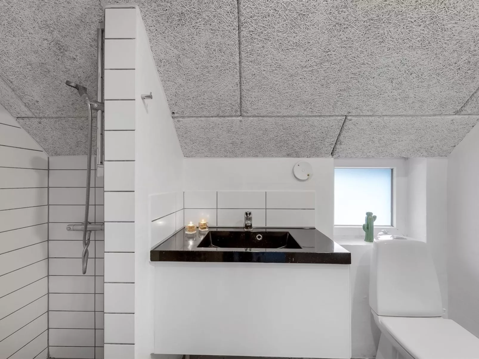 "Severine" -  from the sea-Binnen