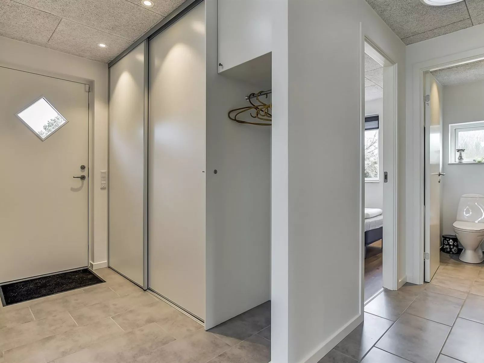 "Stacey" - 800m from the sea-Binnen