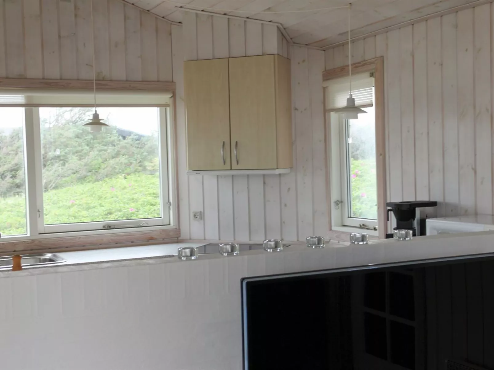 "Gilbert" - 96m from the sea-Binnen