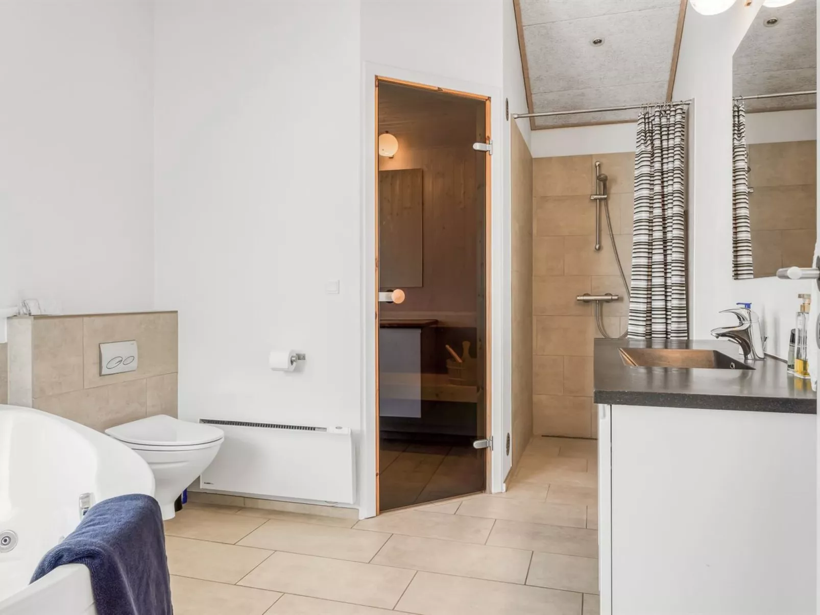 "Alfuin" - 500m from the sea-Binnen