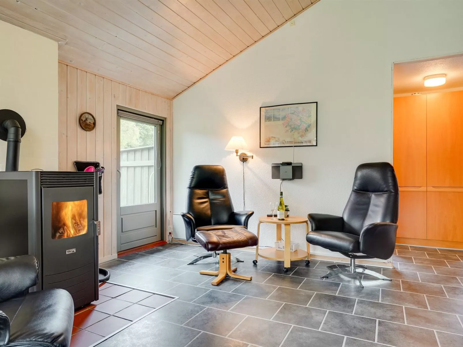 "Hermand" - 700m from the sea-Binnen