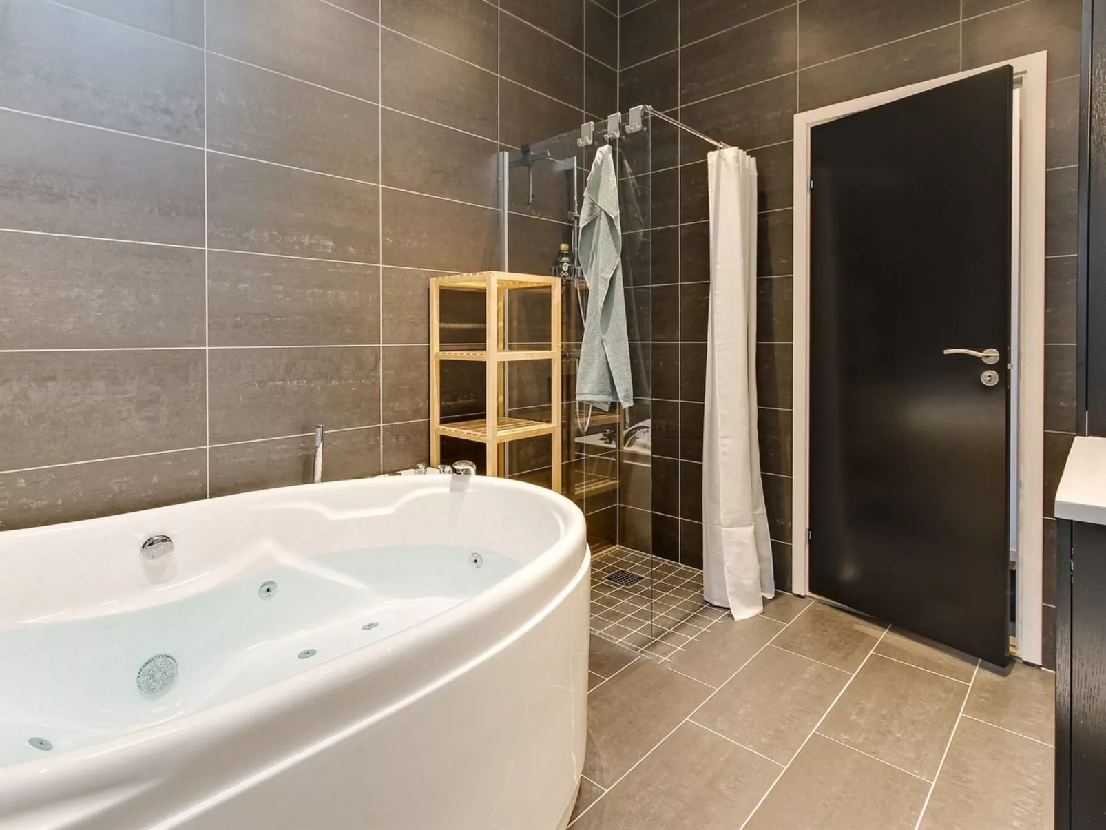 "Eliz" - 800m from the sea-Binnen