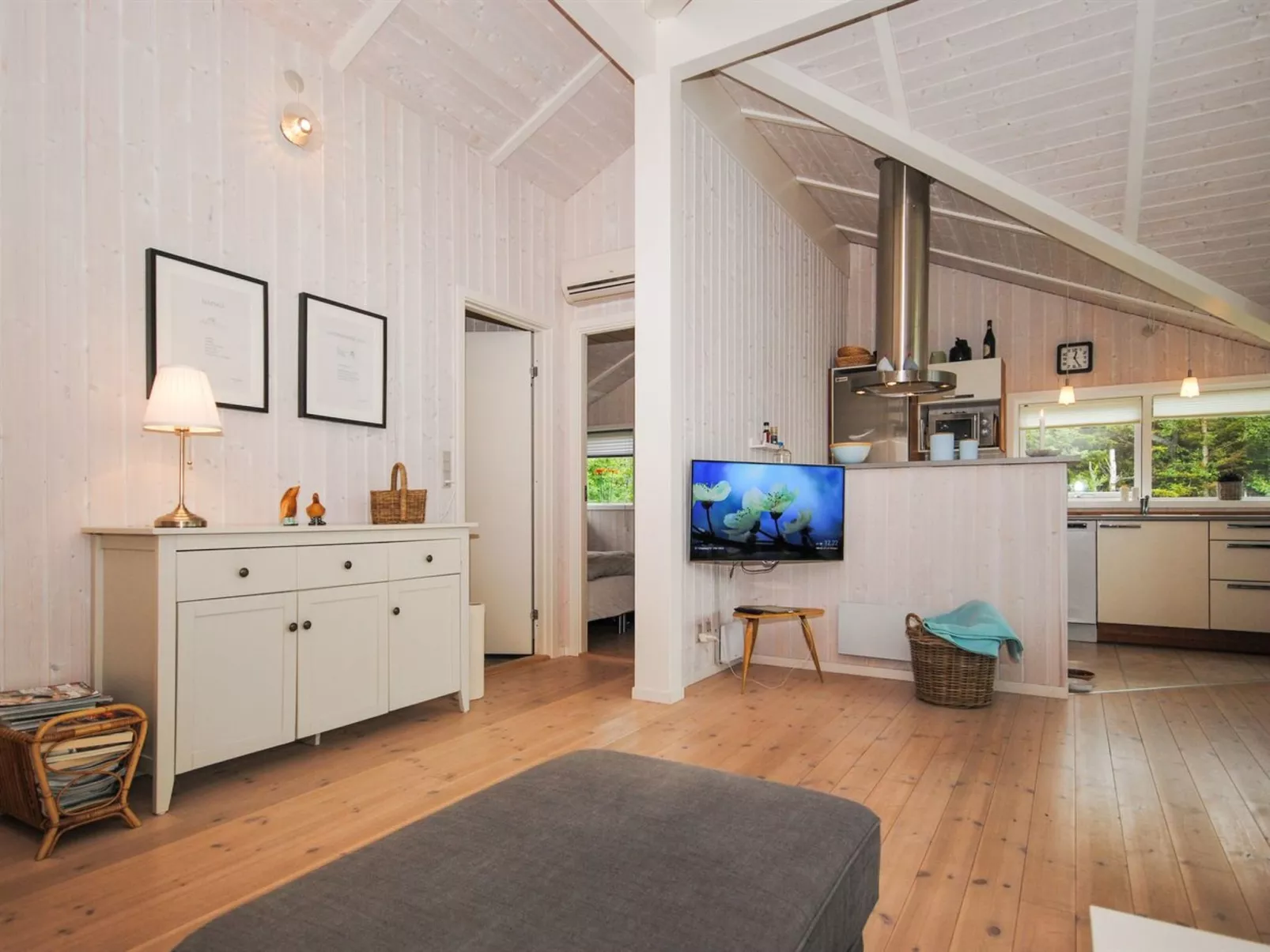 "Evelina" - 150m to the fjord-Binnen