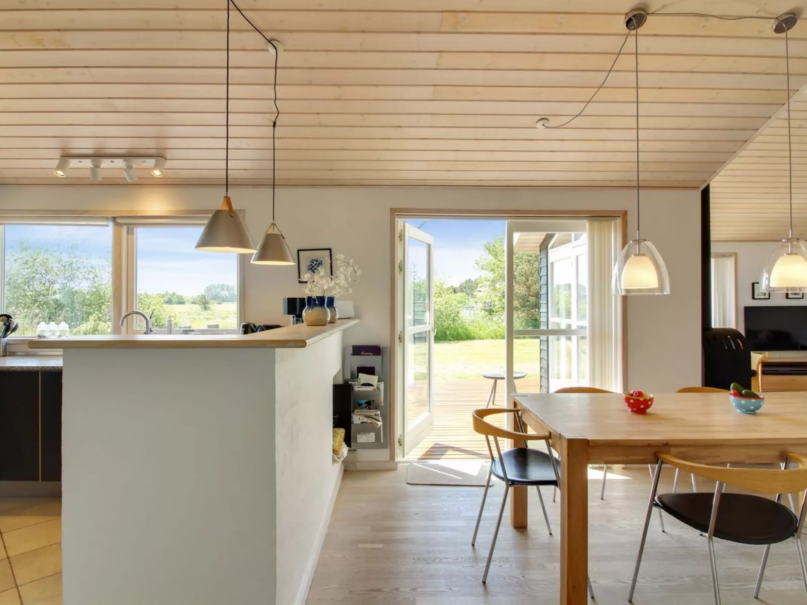 "Hampus" - 500m from the sea-Binnen