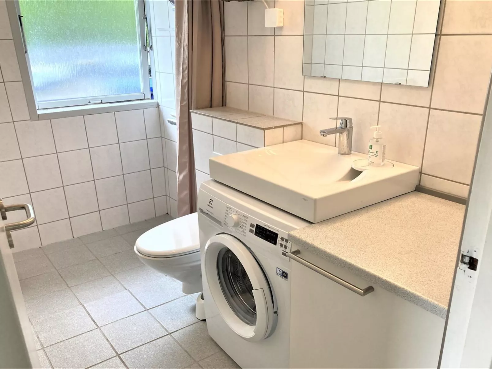 "Hasti" - 700m from the sea-Binnen