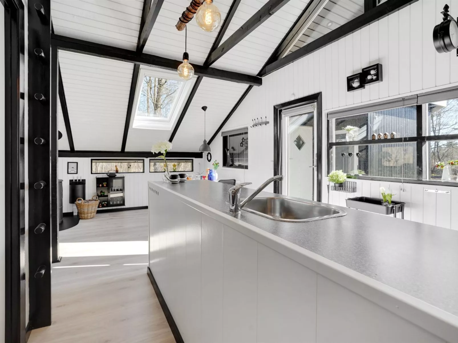 "Elisabeta" - 28km from the sea-Binnen