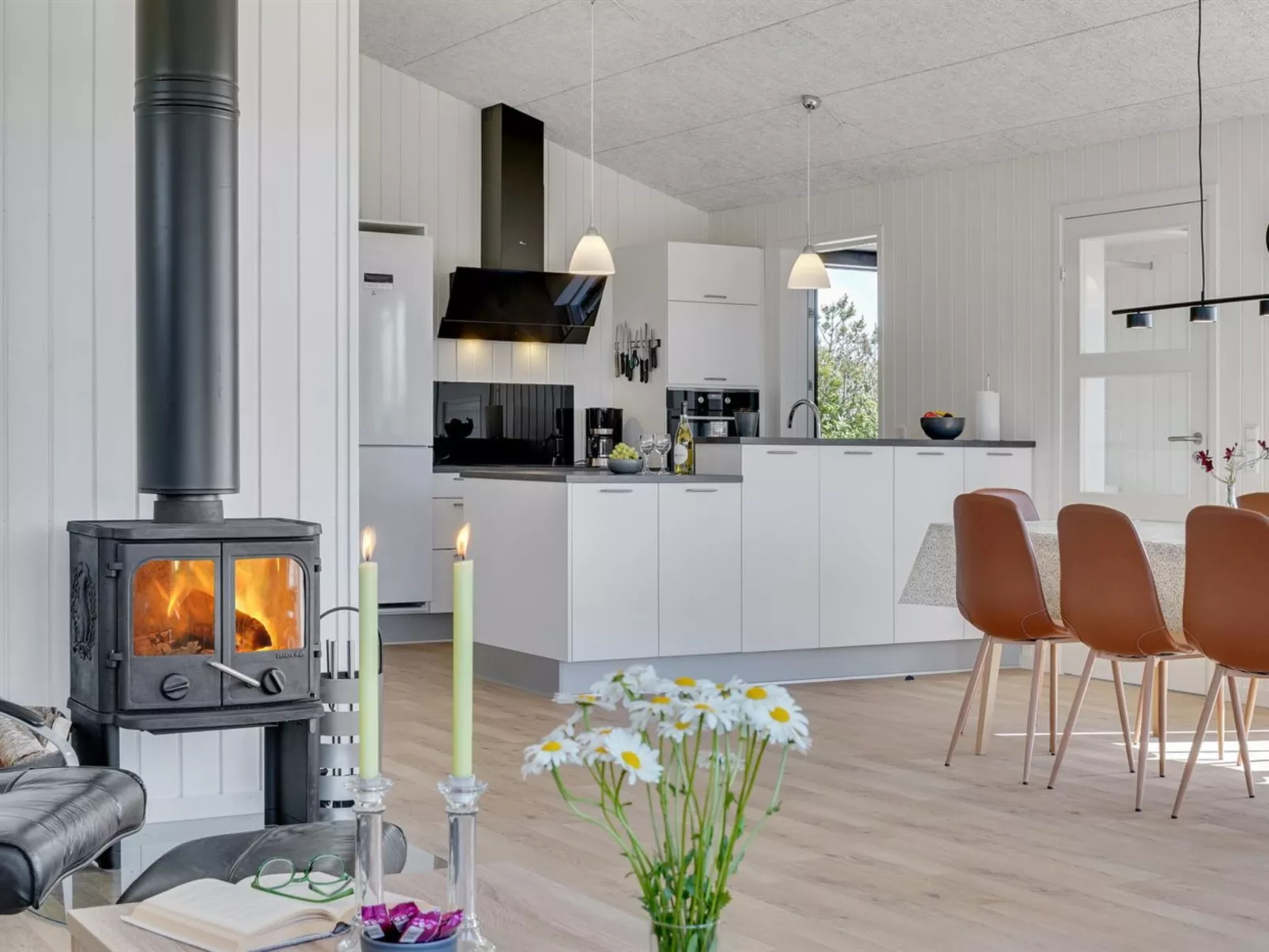 "Alvhild" -  from the sea-Binnen