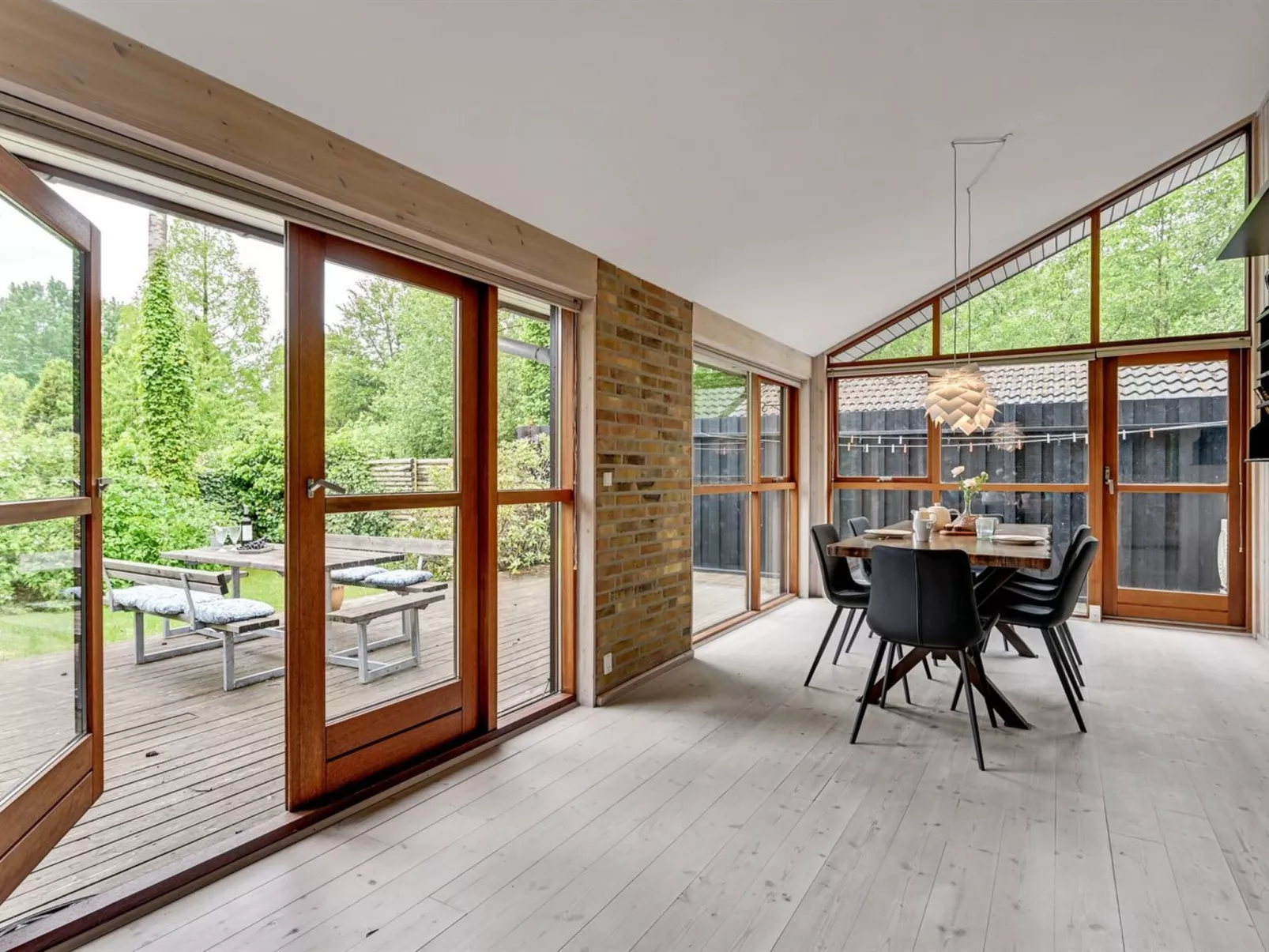 "Gustine" - 300m from the sea-Binnen