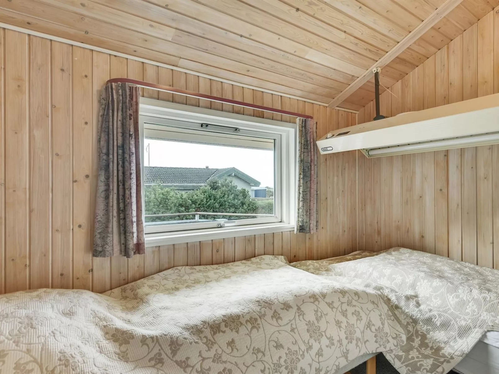 "Hjalmar" - 400m from the sea-Binnen