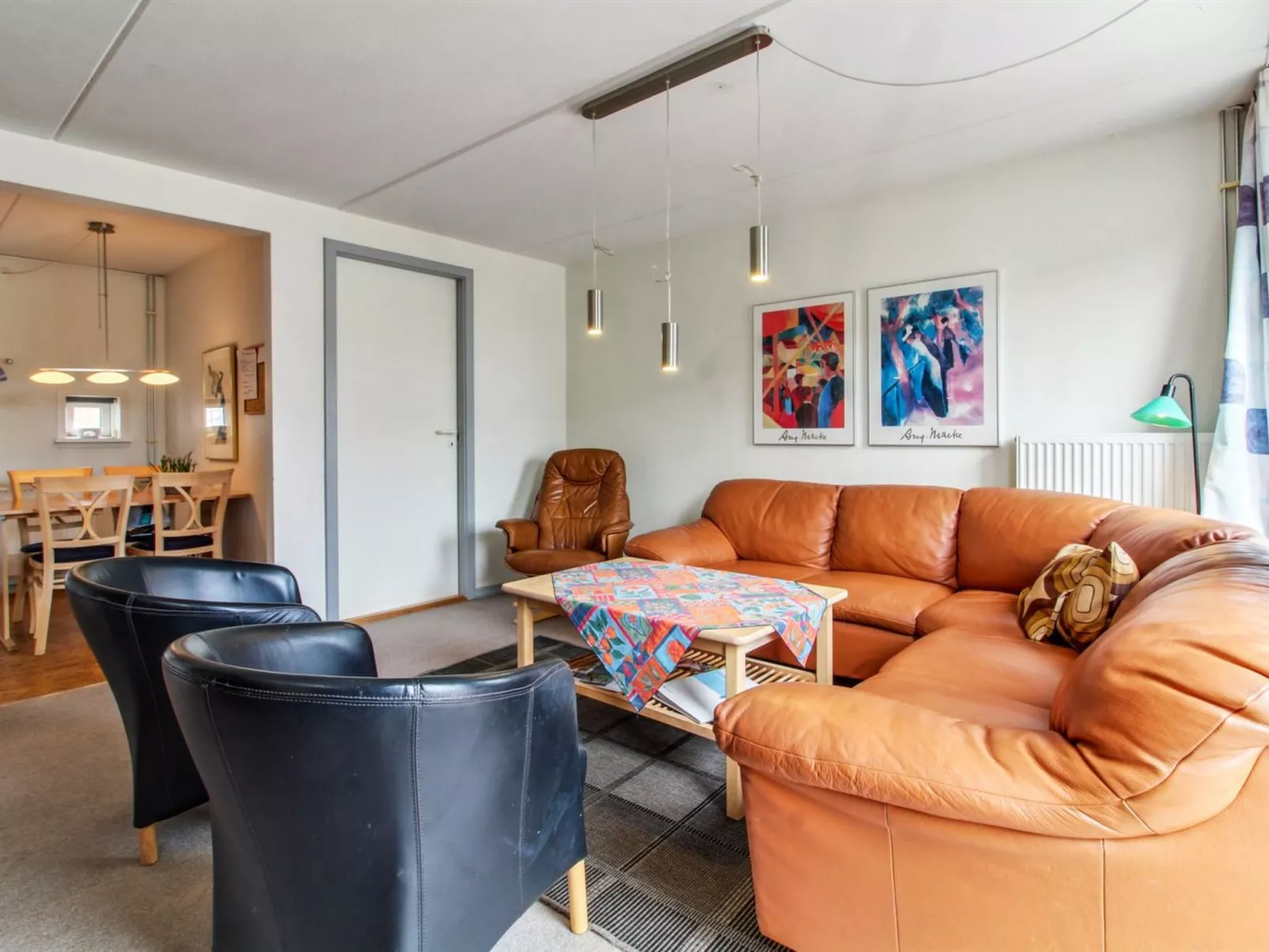 "Rebus" - 2.3km from the sea - Binnen