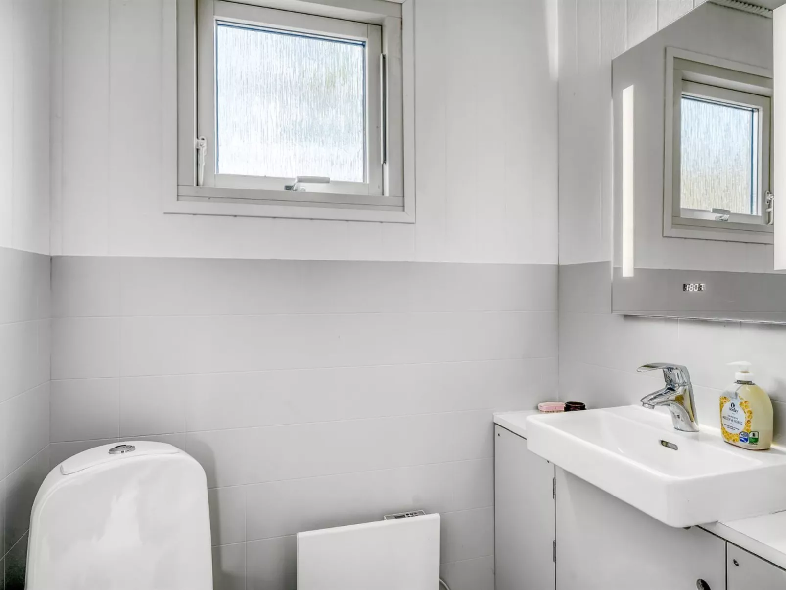 "Milan" - 250m to the fjord-Binnen