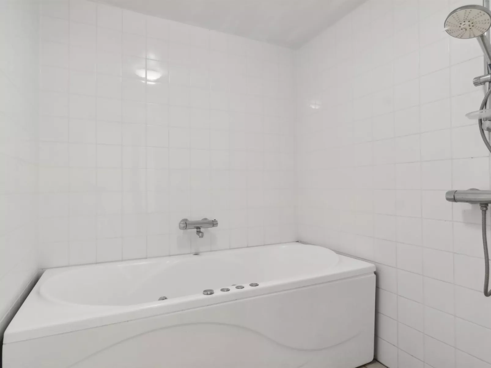 "Galia" - 2km from the sea-Binnen