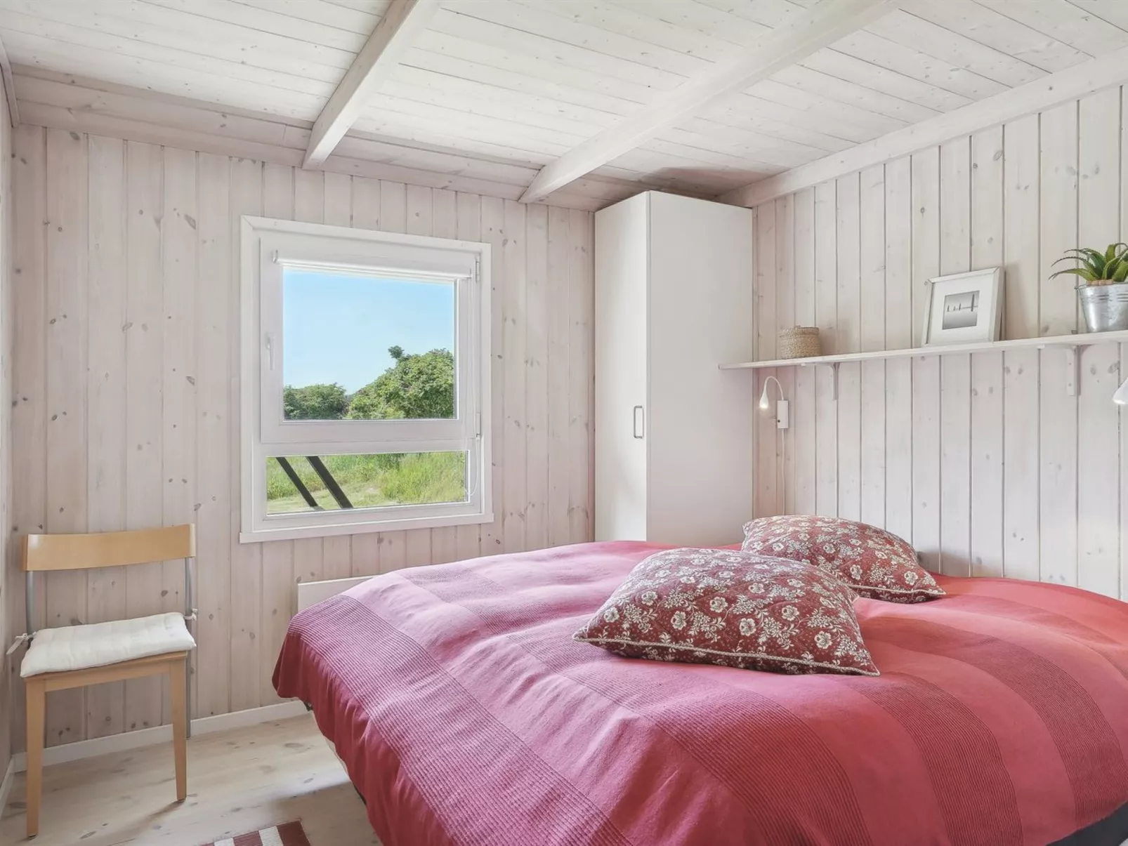 "Ilka" - 375m from the sea-Binnen