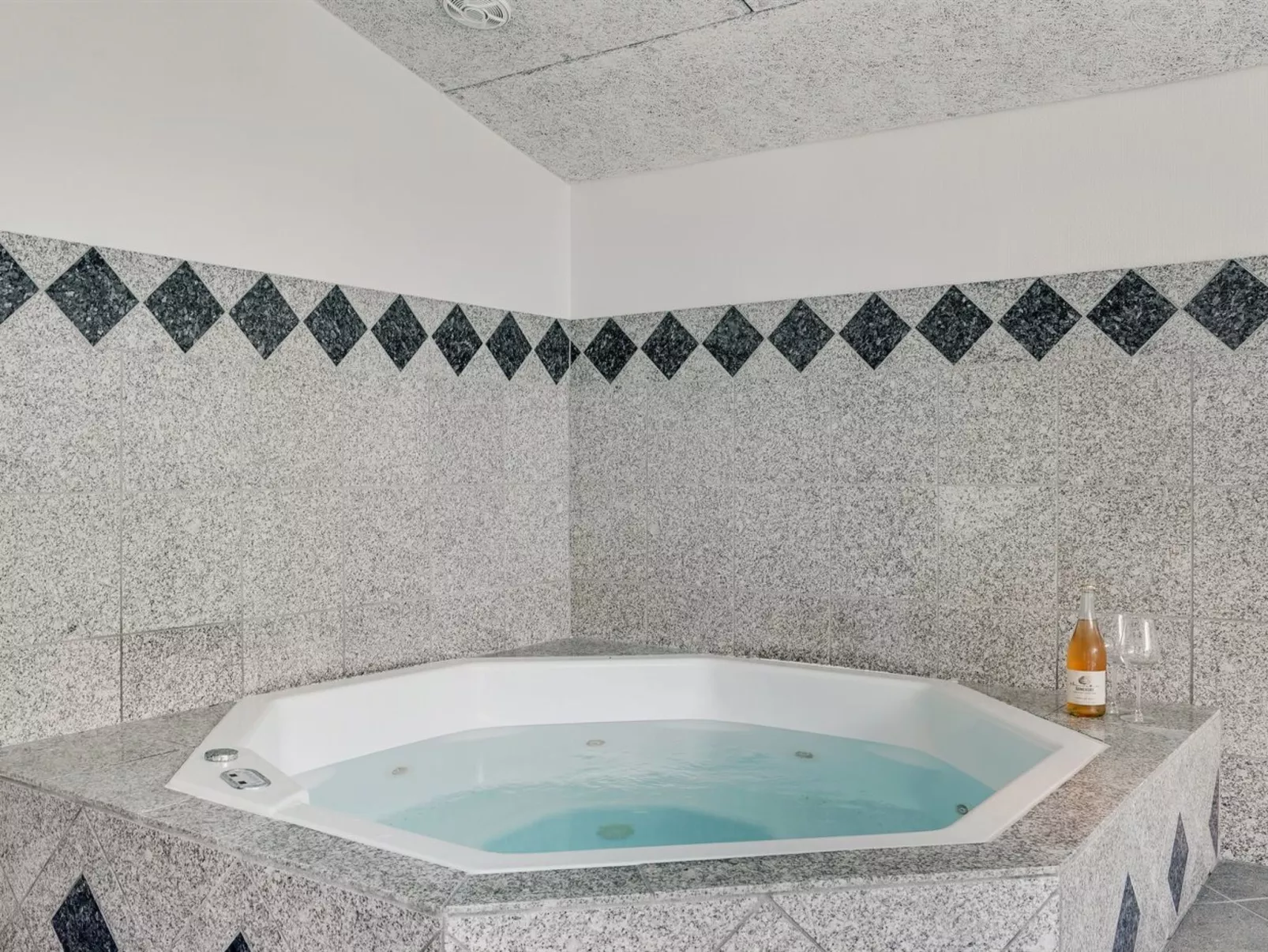 "Nana" - 4km from the sea-Binnen