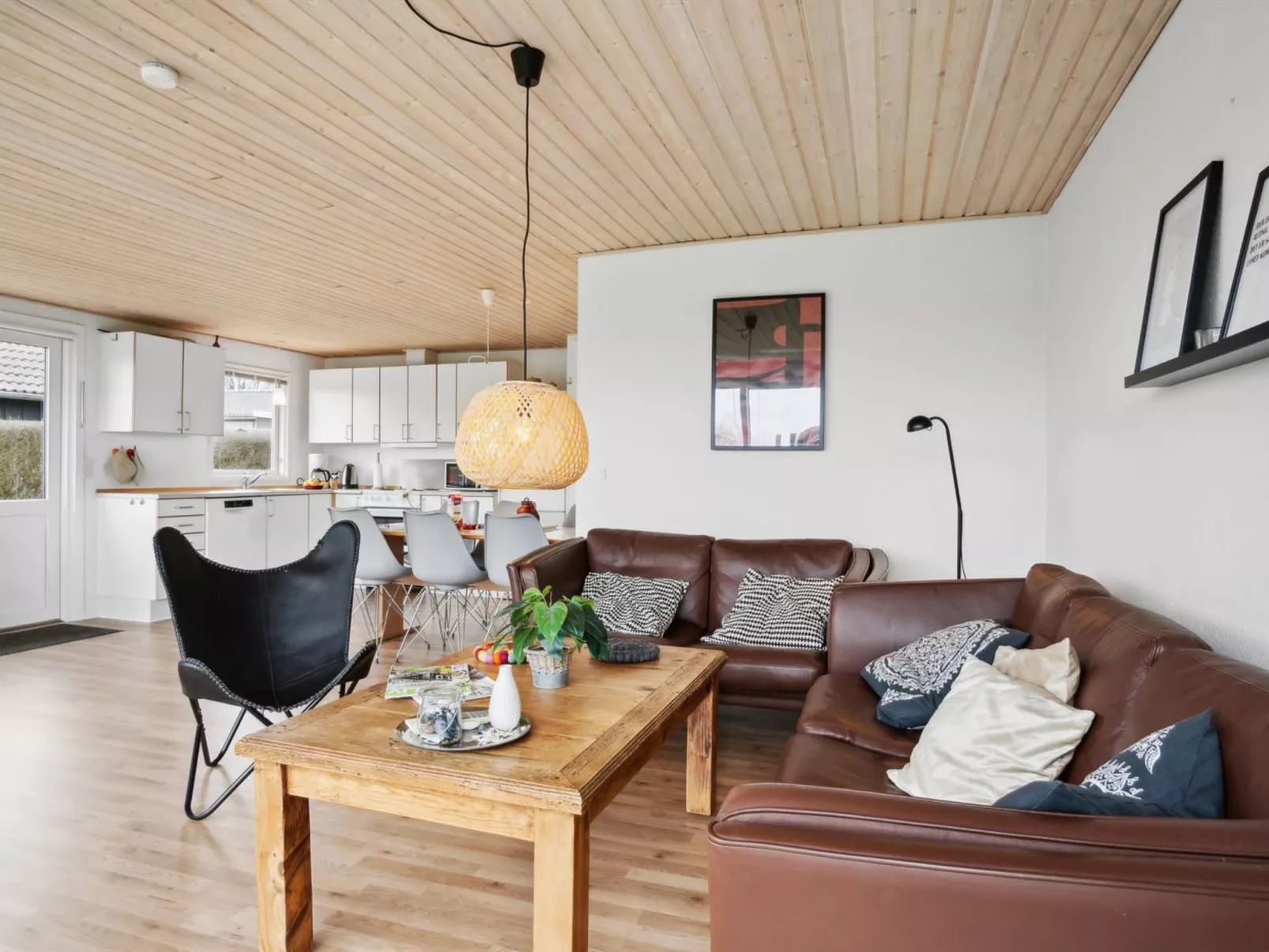 "Blesse" - 250m from the sea-Binnen